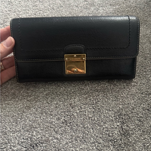 Marc Jacobs Black Leather Continental Wallet with Gold Clasp - Picture 4 of 6